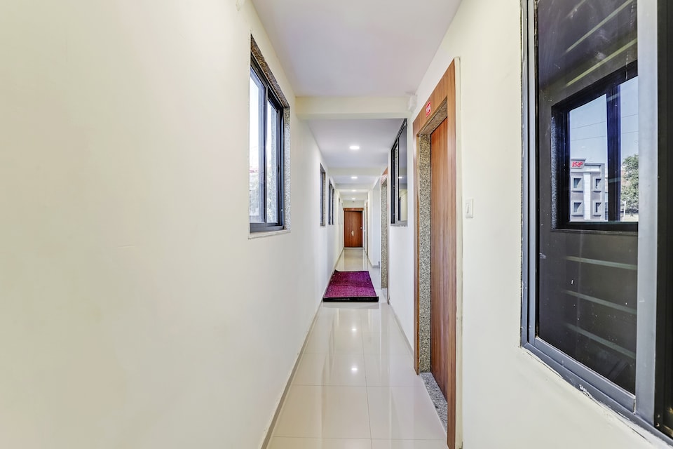 Hotel O Star, Ahmedabad Airport, Ahmedabad