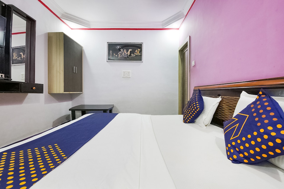 SPOT ON 71104 Hotel Kesharwani And Restaurant, Vijay Nagar - Jabalpur, Jabalpur
