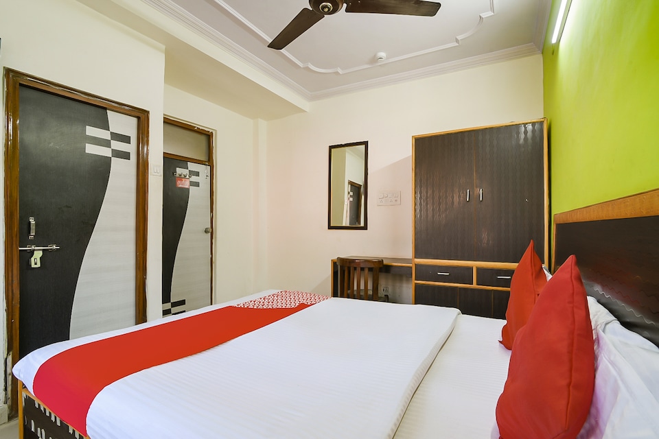 OYO 71110 Hotel New Diamond , Charbagh Lucknow, Lucknow