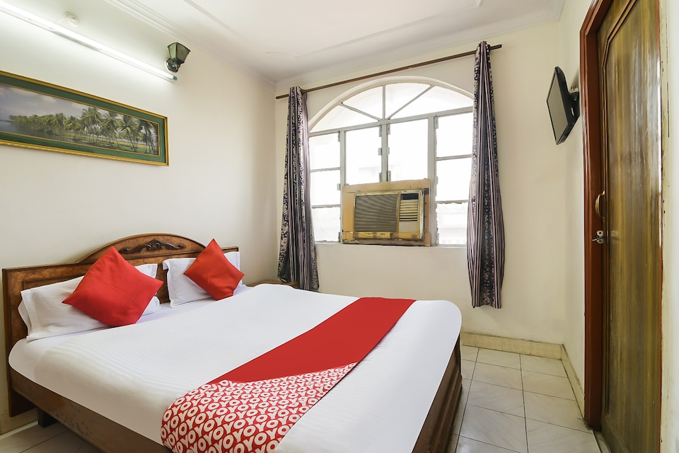 OYO 71110 Hotel New Diamond , Charbagh Lucknow, Lucknow