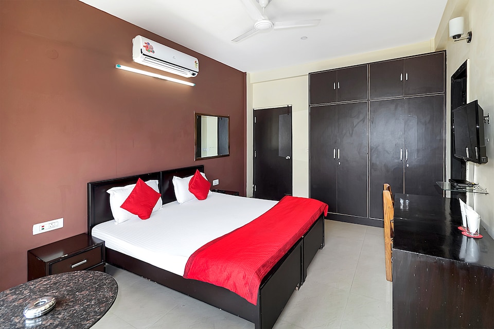 OYO 5919 Hotel Rajvansh Palace, Cyber City, Gurgaon