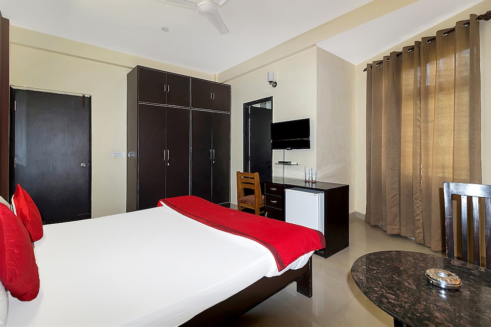 OYO 5919 Hotel Rajvansh Palace, Cyber City, Gurgaon