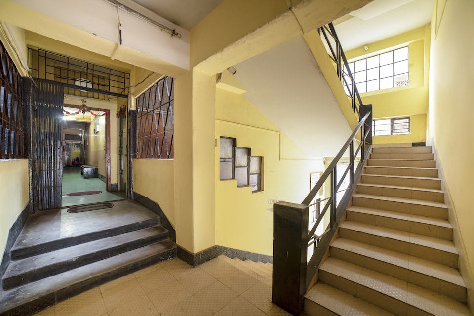 SPOT ON 71117 Icon Lodge, Platan Bazar Guwahati, Guwahati