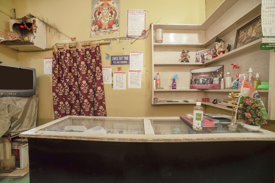 SPOT ON 71117 Icon Lodge, Platan Bazar Guwahati, Guwahati