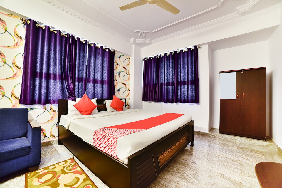 OYO 71134 Ezen Residency, Income Tax Circle, Patna