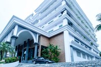 OYO Seashore Residency