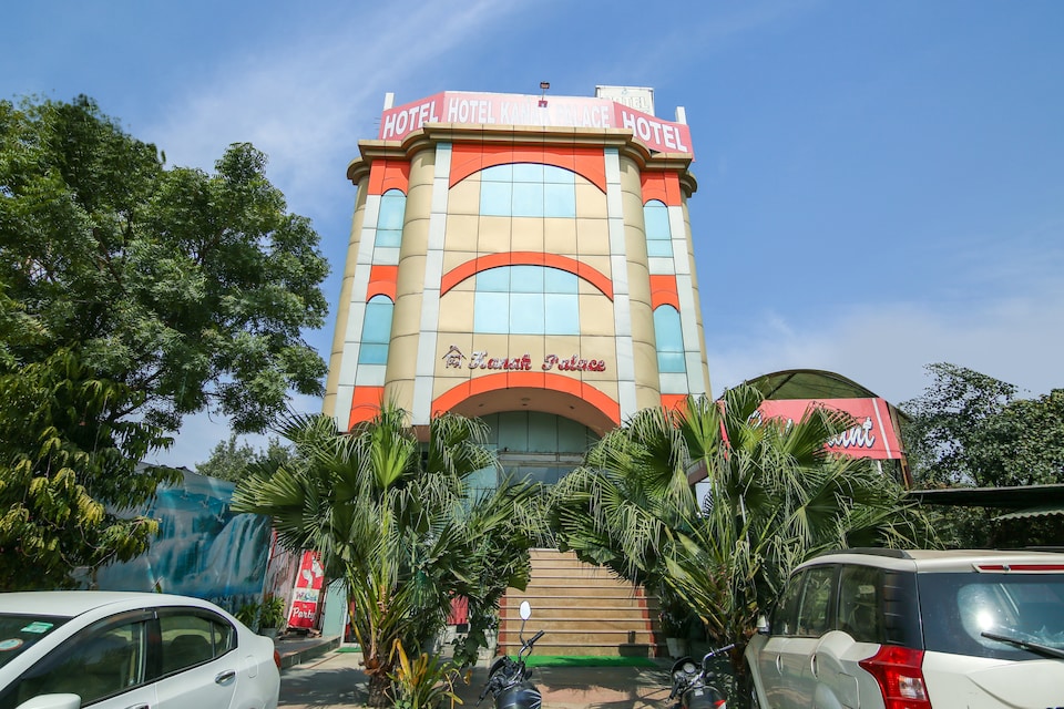 OYO 71145 Kanak Palace, Corporate Complex, Agra