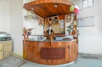 OYO Flagship 71156 Hotel Jaybee's