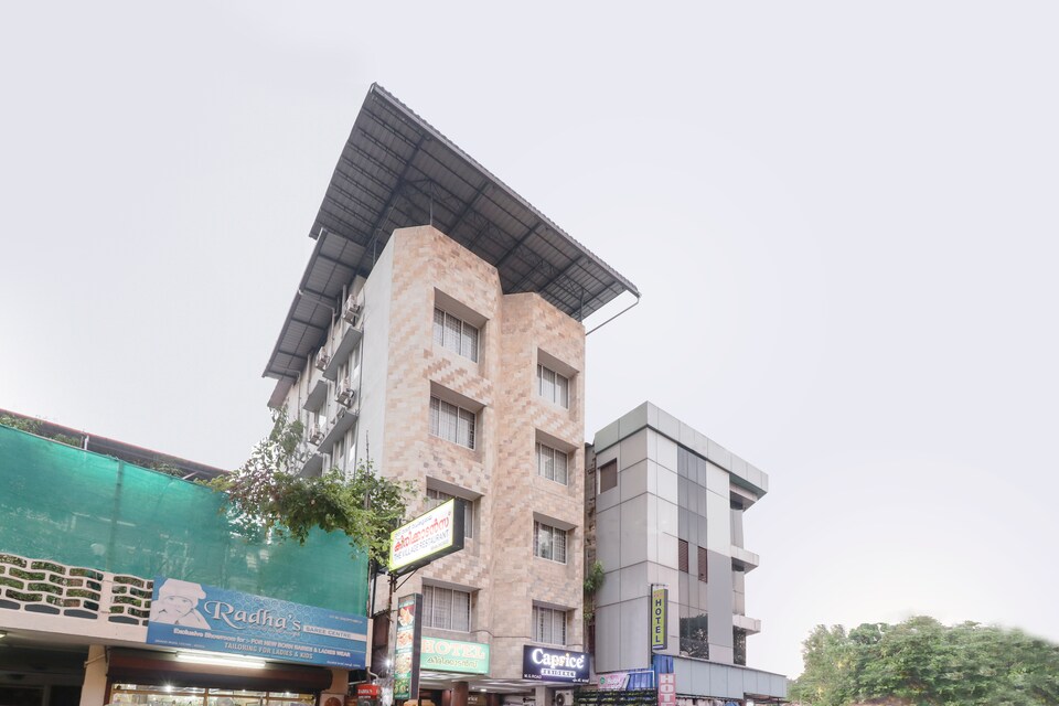 OYO 71161 Chandrika Residency, MG Road Kochi, Kochi