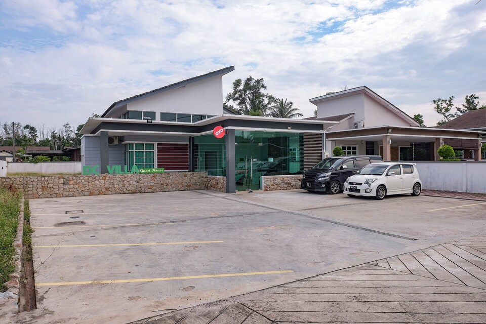 OYO 90005 Dc Villa Guest House, OYO Hotels Rompin, Book @ RM68 - OYO