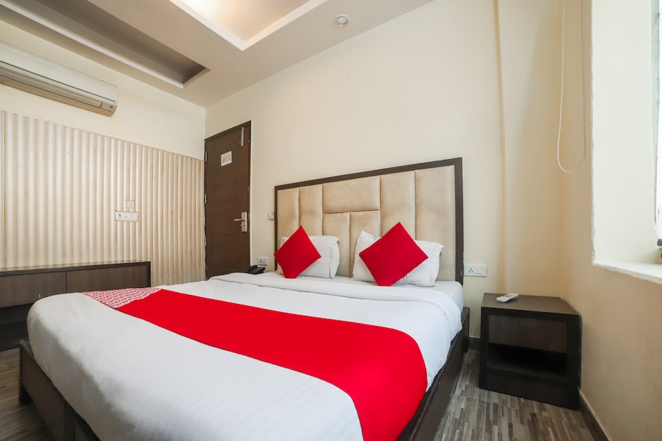 OYO 71191 Hotel Us Grand, Karol Bagh Delhi, Delhi