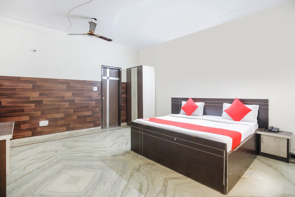 Flagship Ng Palace 2, Noida City Metro, Noida
