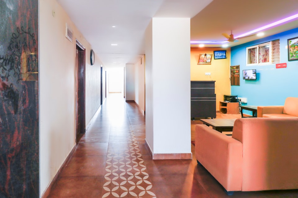 OYO 71201 S S Comfort Lodging, Airport Road Bangalore, Bangalore