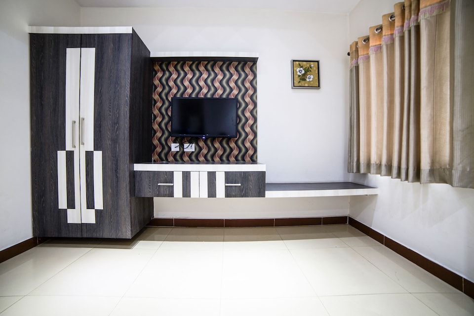 OYO Satya Inn, Kukatpally, Hyderabad