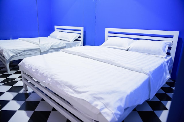 OYO 783 Brunch Marker Cafe & Hostels