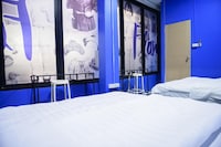 OYO 783 Brunch Marker Cafe & Hostels