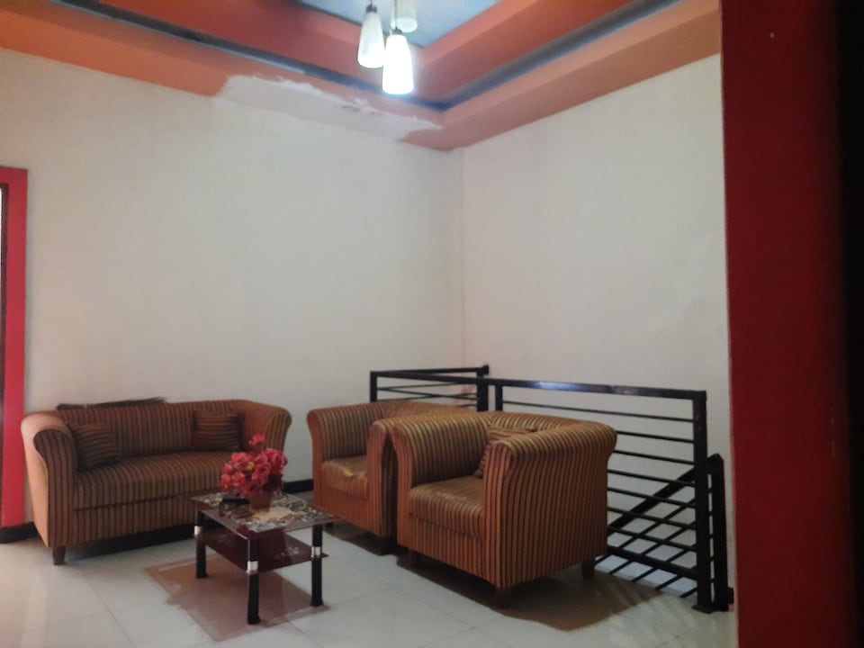 OYO 3172 Pondok Dian Minasa Upa, Borong, Makassar