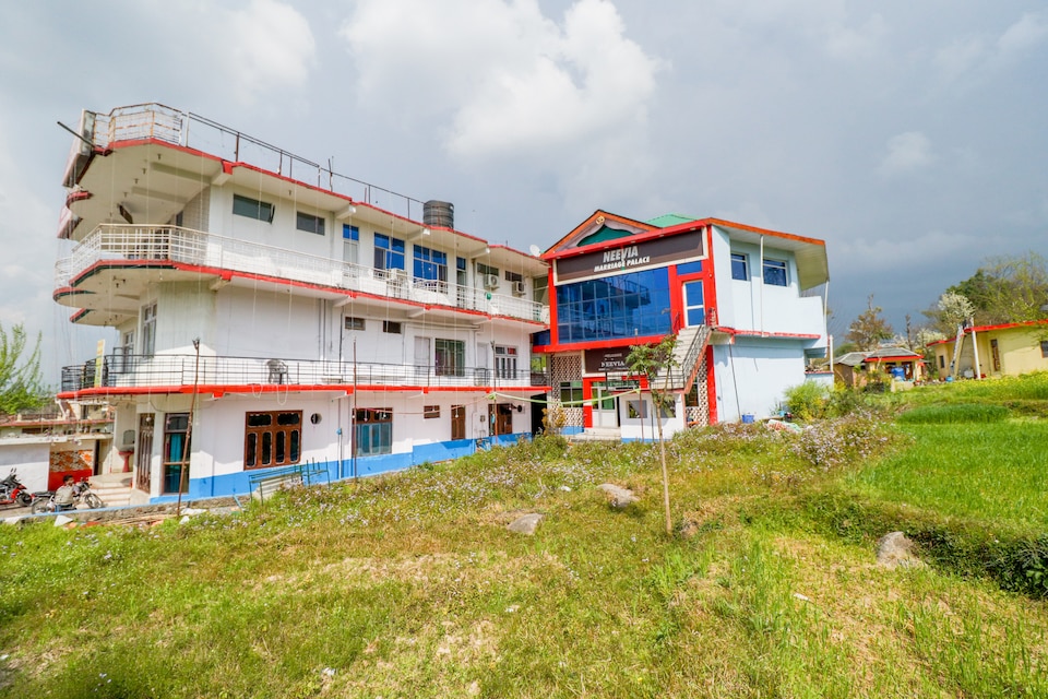OYO 71240 Hotel Neevia, Dharamshala, Dharamshala