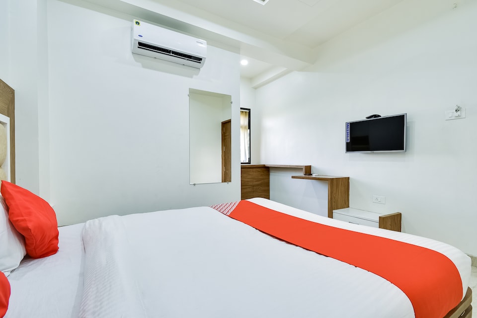 OYO 71253 Milan Palace, Amravati, Amravati