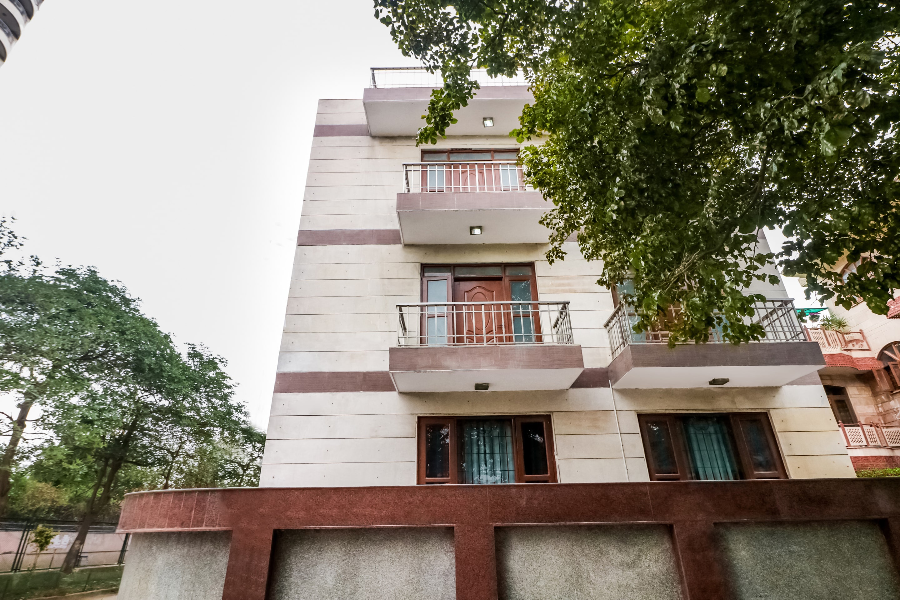 Capital O Hotel Bms Near Appu Ghar