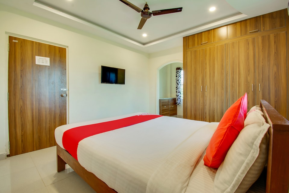 OYO 71295 Govardhan Grand , Beach Side Visakhapatnam, Visakhapatnam