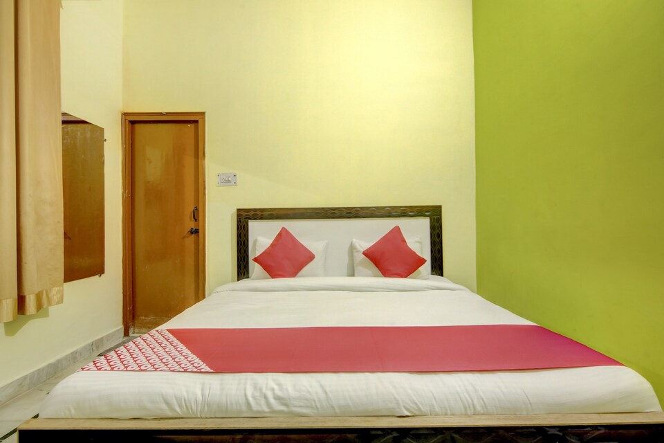 OYO 71310 Hotel Moon Light, Meerut, Meerut