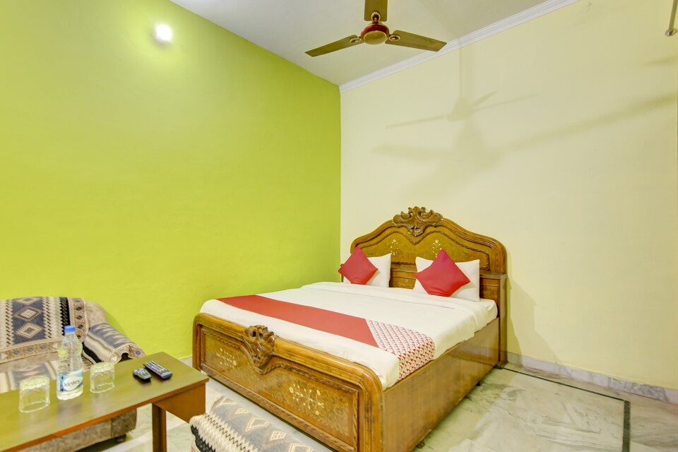 OYO 71310 Hotel Moon Light, Meerut, Meerut