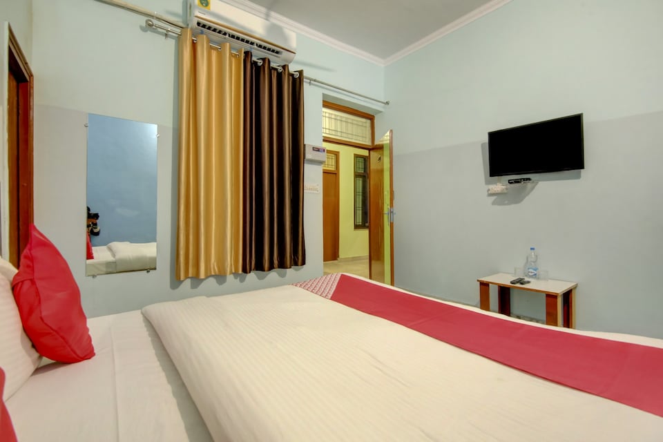 OYO 71310 Hotel Moon Light, Meerut, Meerut