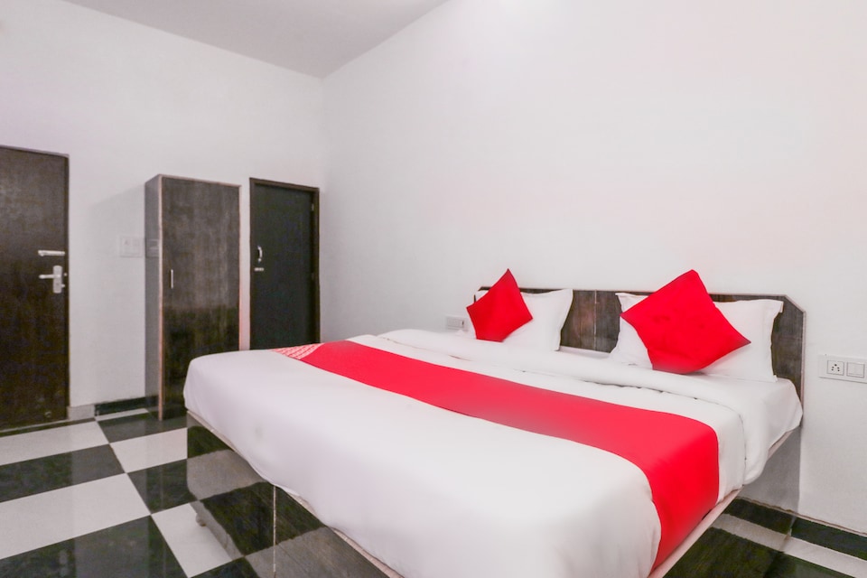 OYO 71314 Virat International, Meerut, Meerut