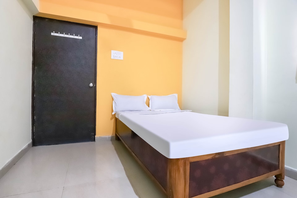 SPOT ON 71319 Hotel The 7 Days Restaurant, Manish Nagar, Nagpur