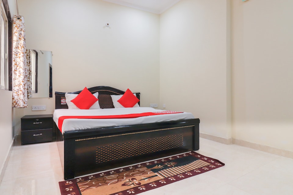 OYO 71346 Shanti Sadan Guest House, Prem Mandir Vrindavan, Vrindavan
