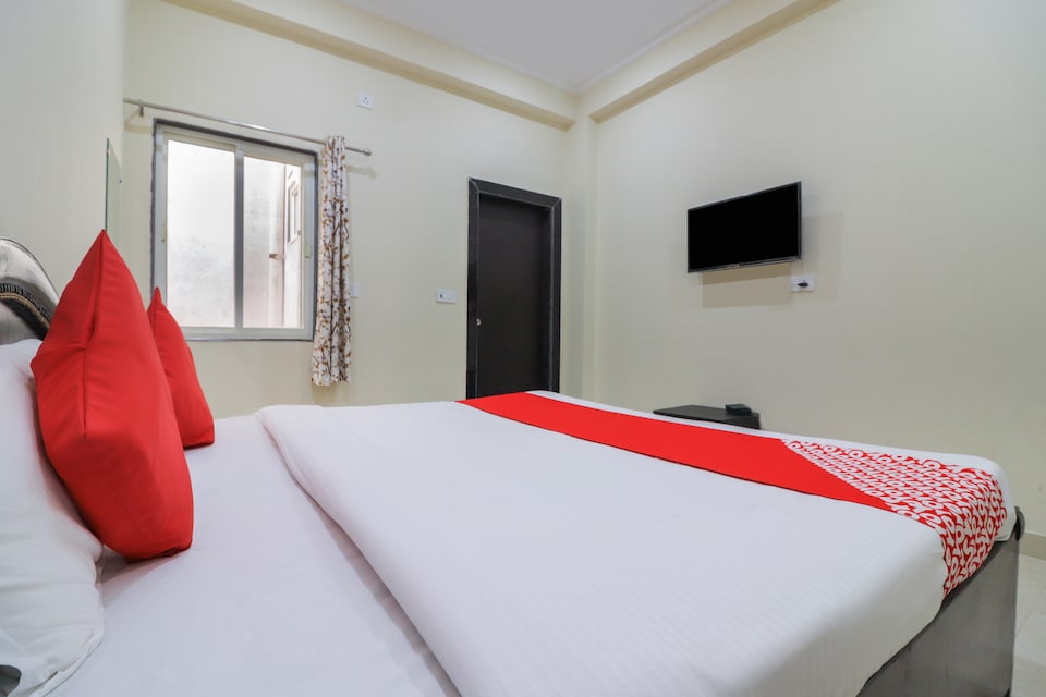 OYO 71346 Shanti Sadan Guest House, Prem Mandir Vrindavan, Vrindavan