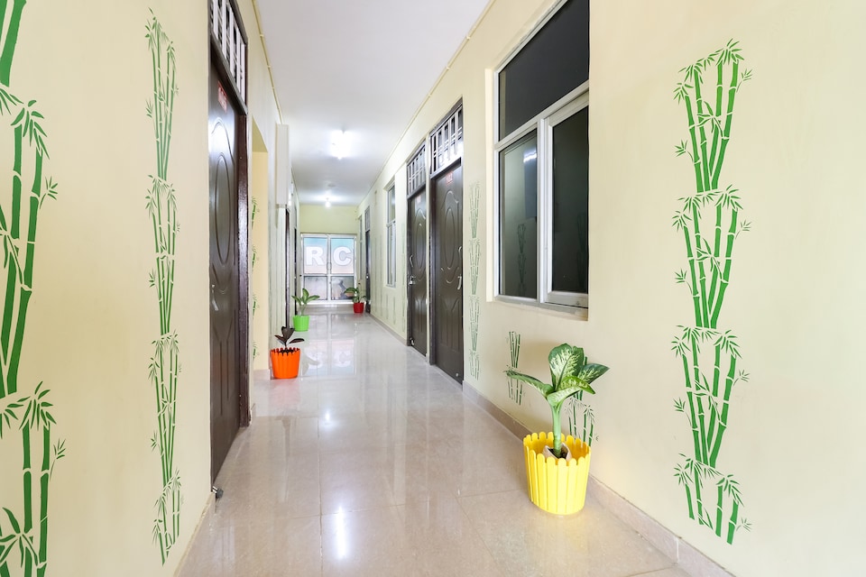 OYO 71348 R C Guest House, Bhiwadi, Bhiwadi