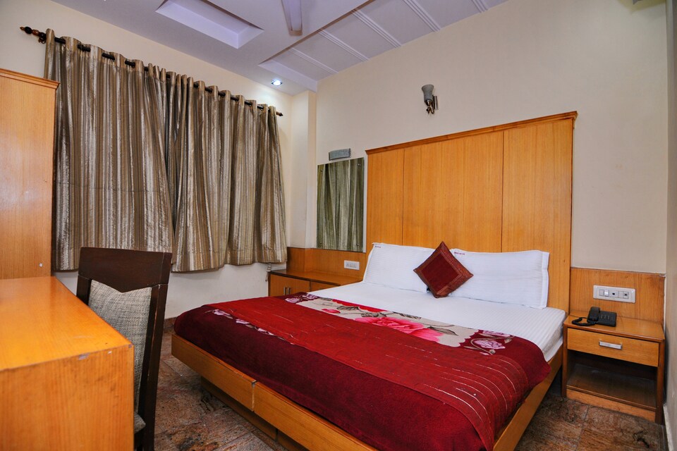 OYO 5943 TJS Grand, Karol Bagh Delhi, Delhi