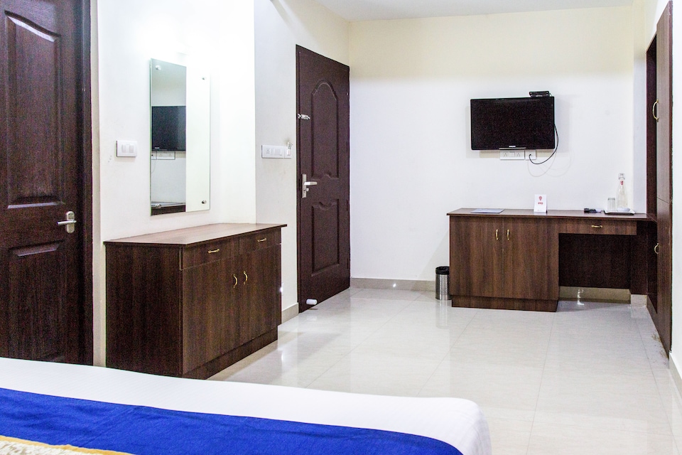 Collection O 5944 Evershine Residency, Kaloor Kochi, Kochi