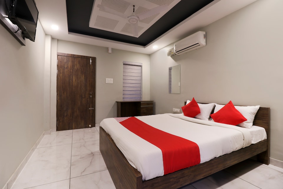 OYO 71369 Amritha Avenue Inn, Kaloor Kochi, Kochi