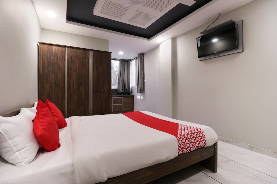 OYO 71369 Amritha Avenue Inn, Kaloor Kochi, Kochi