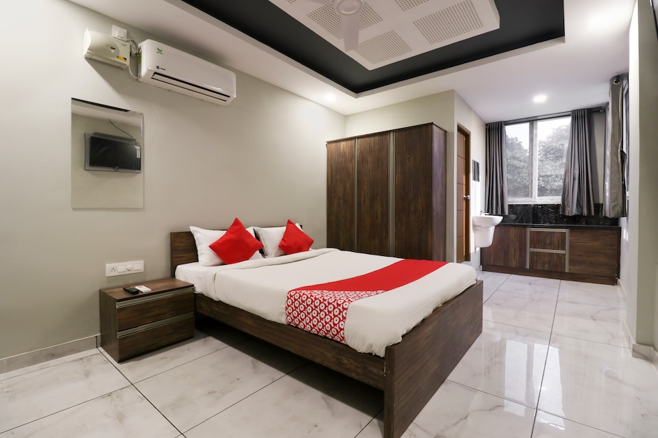 OYO 71369 Amritha Avenue Inn, Kaloor Kochi, Kochi