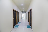 OYO 71380 Hotel Viom