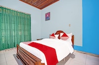 OYO 3205 Penginapan Mikial Ismi Kayuagung Syariah