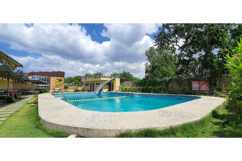 OYO 585 Dragon Pod Hotel And Resort, Cavite Region, Cavite