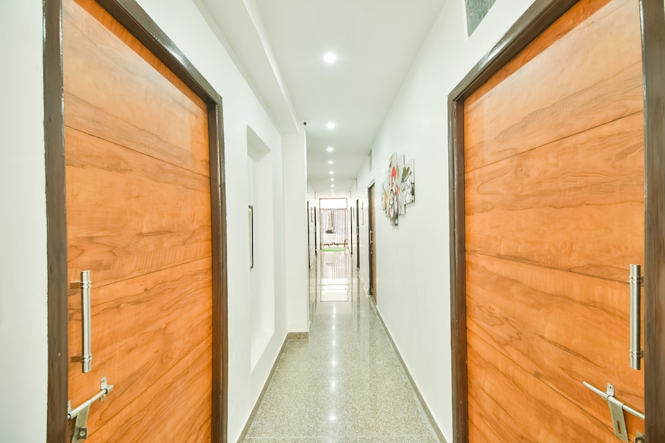 OYO 71419 Saffire Suites, Gulab Bagh, Udaipur