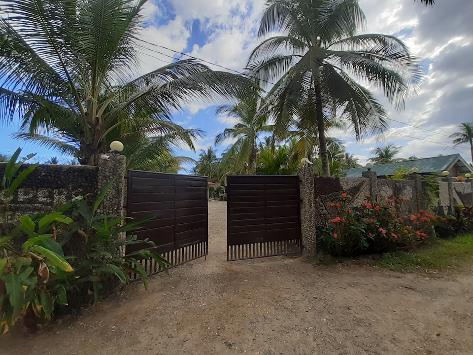 OYO 589 Coopers Beach Resort, Puerto Princesa, Puerto Princesa