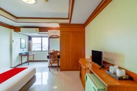 OYO 807 Suan​ Dok​ Kaew​ Hotel​