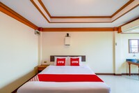 OYO 807 Suan​ Dok​ Kaew​ Hotel​