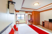 OYO 807 Suan​ Dok​ Kaew​ Hotel​