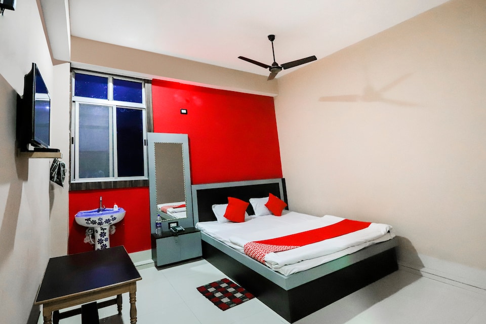 OYO 71450 Hotel R Celebration, Ramgarh city, Ramgarh