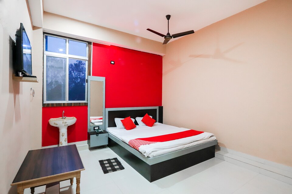 OYO 71450 Hotel R Celebration, Ramgarh city, Ramgarh