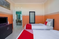 OYO 3225 Alinia Guest House Syariah