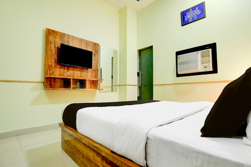 Collection O Ishwar Nagar Near Golden Temple Formerly Chahal Residency, Ranjit Avenue Amritsar, Amritsar